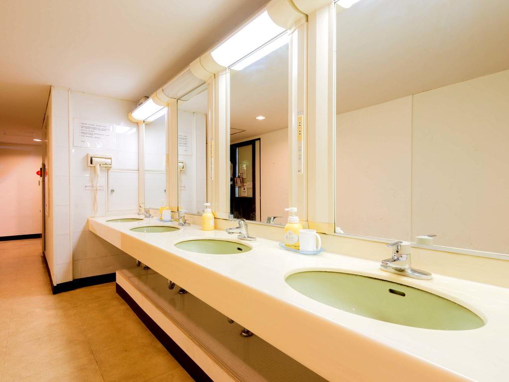 Kobe Student Youth Center Экстерьер фото